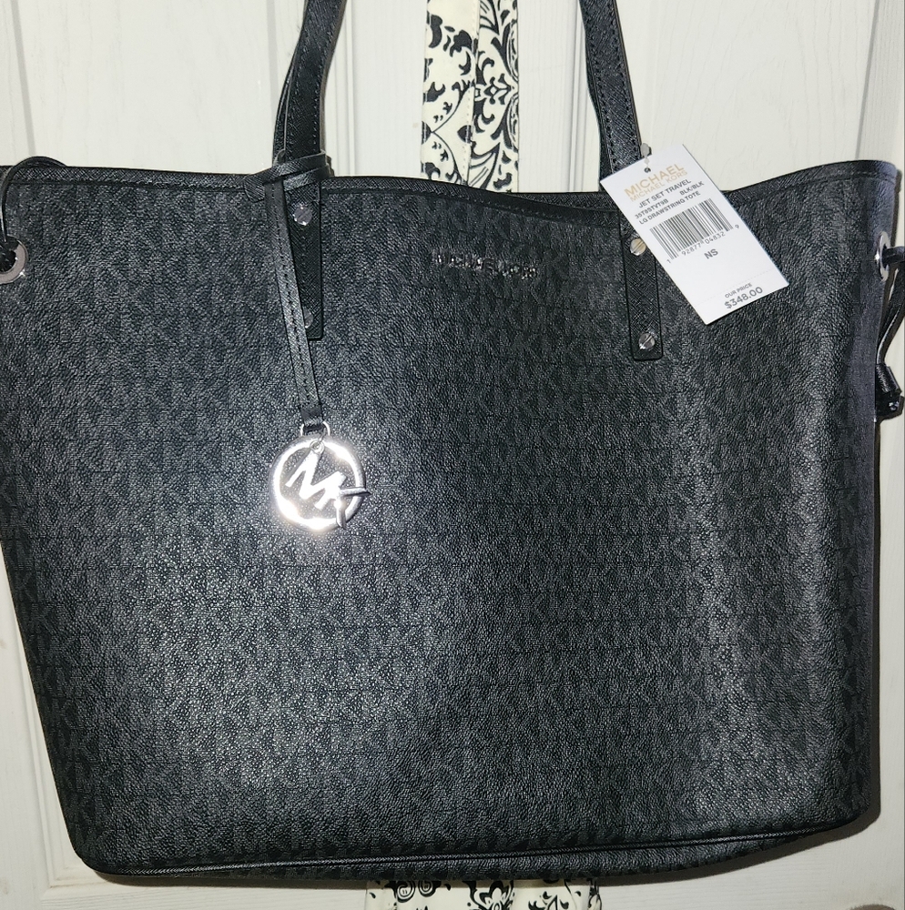 Michael Kors Brand NEW purse, wallet and bag insert.